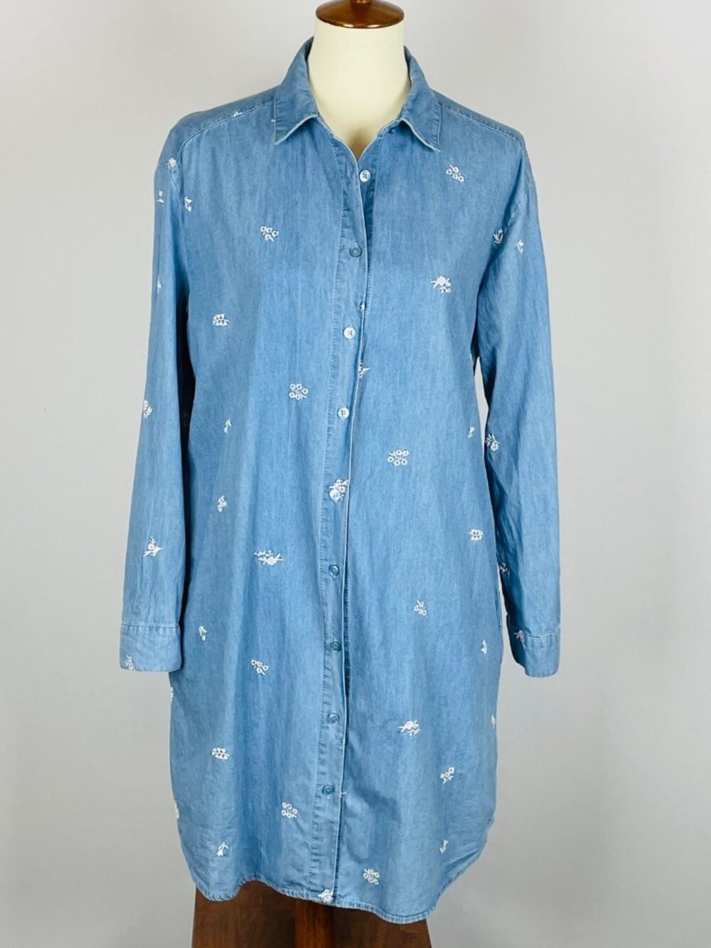 Jane + Delancey Chambray Denim Tunic Dress Sz M Floral Tab Sleeve Butter Mom